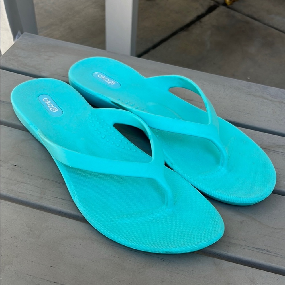 OKA b. Women's Aqua Flip Flops